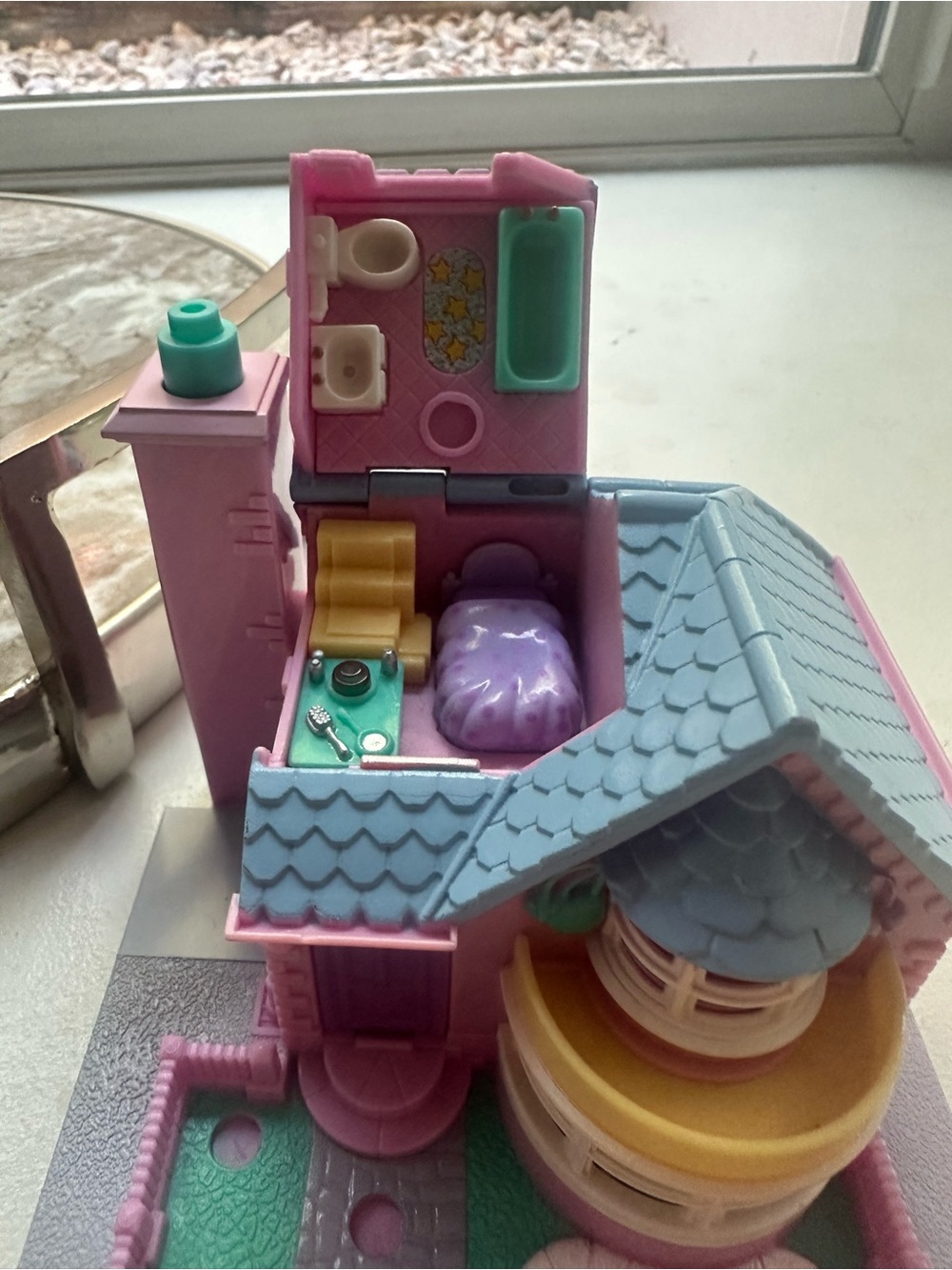 Vintage 90s Polly Pocket Bay Window House Set (Missing tree) - Picture 3 of 7